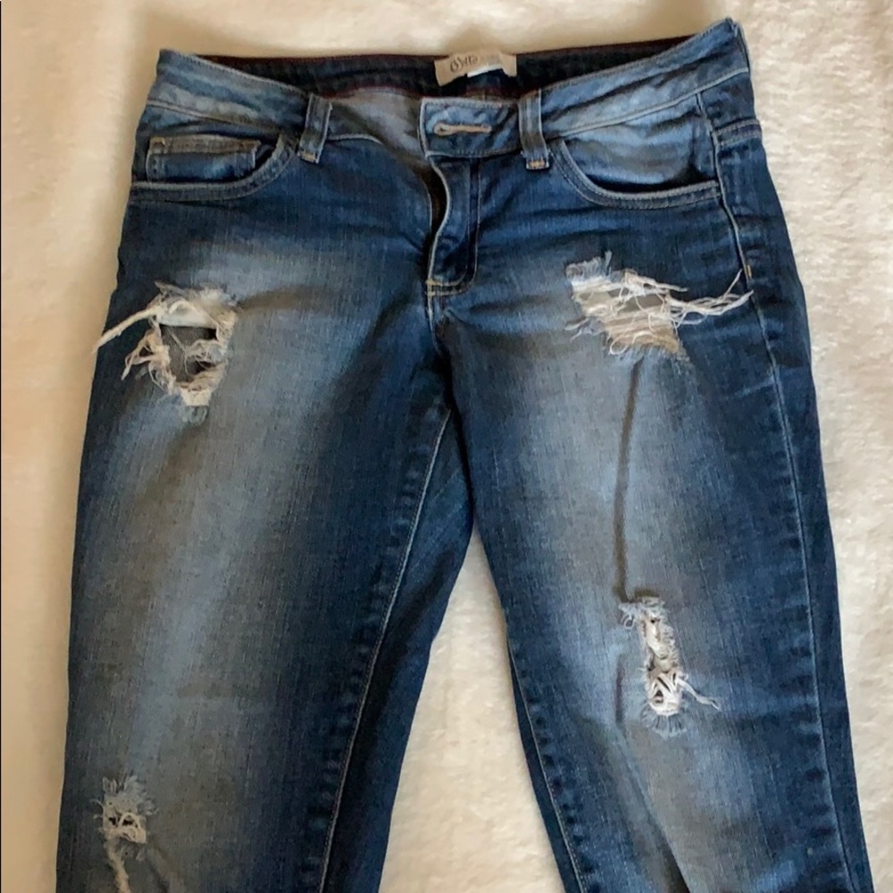 Distressed denim - Picture 6 of 8